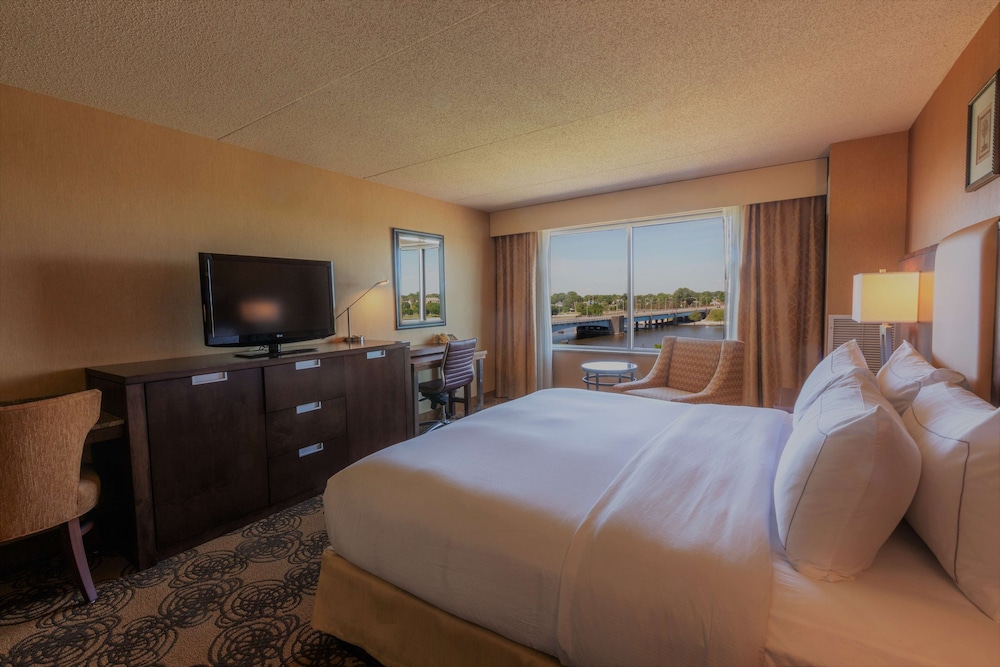 DoubleTree by Hilton Bay City Riverfront - photo 32