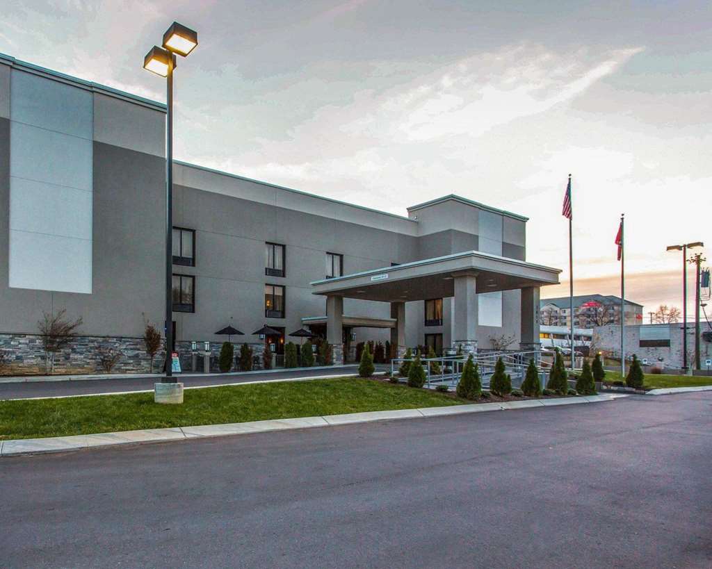 Quality Suites Nashville Airport - featured photo