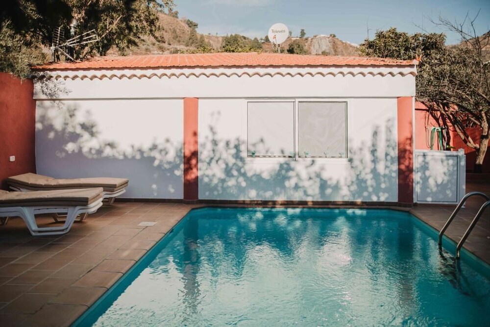Casa rural con piscina en Hoya de Tunte 4 — 4-Star Luxury Hotel in San Bartolome De Tirajana, Spain