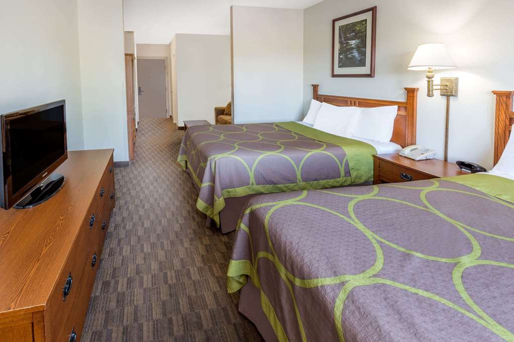 Super 8 by Wyndham Central Pt Medford - photo 9