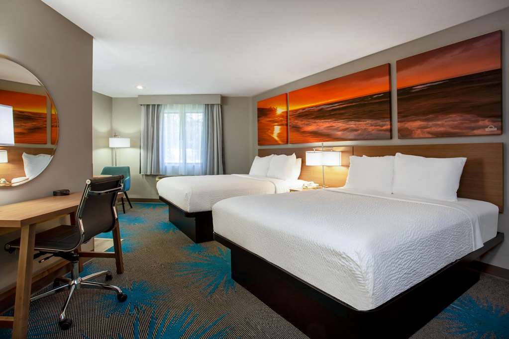 Days Inn by Wyndham Marquette - photo 27