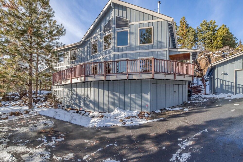 3br W Sauna Hot Tub & Theater 3 Bedroom Home — 4-Star Luxury Hotel in Bend, United States