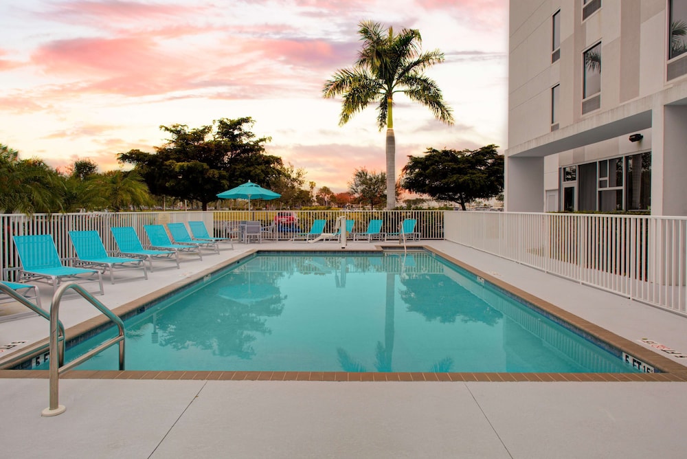 Hampton Inn & Suites Sarasota Bradenton Airport FL - photo 75
