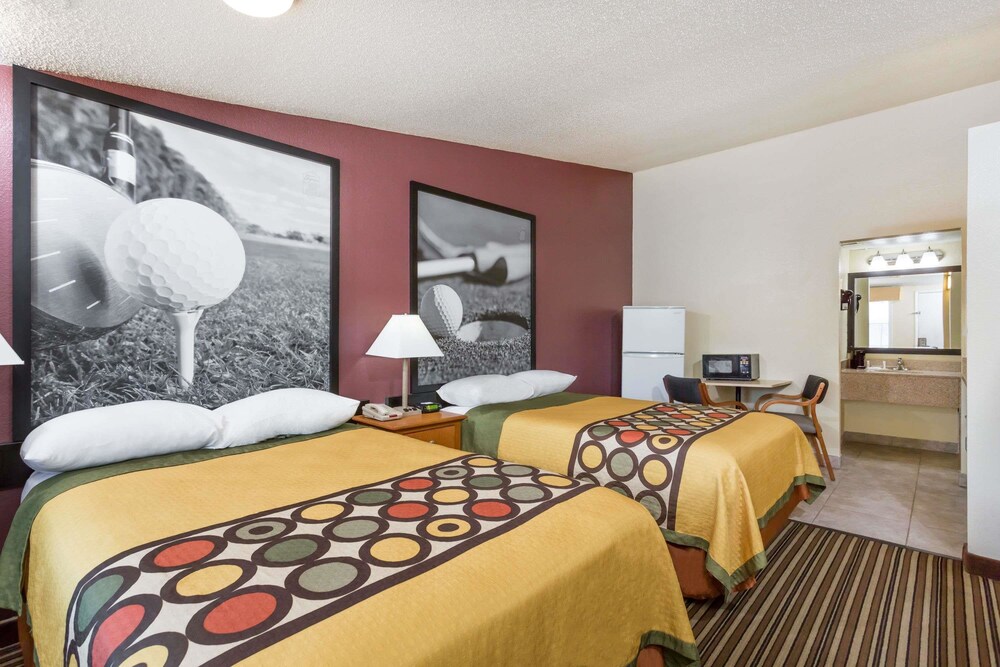 Super 8 by Wyndham Aberdeen Southern Pines - photo 13