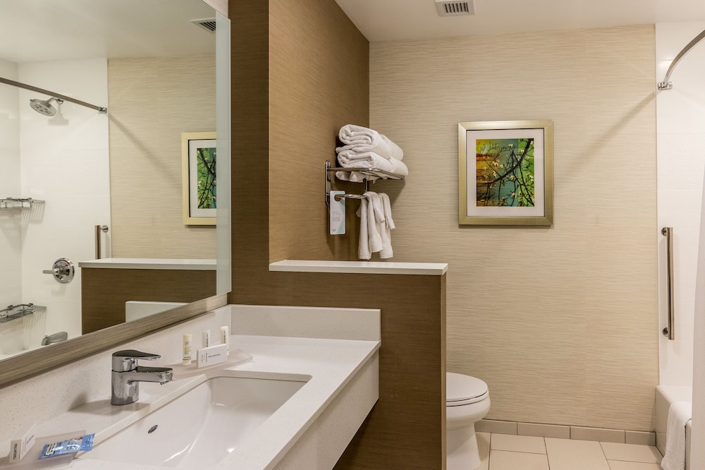 Fairfield Inn & Suites by Marriott Butte - photo 17