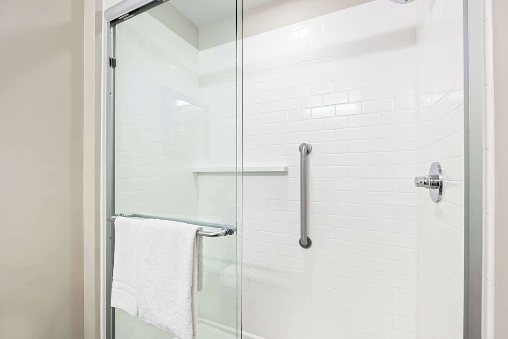 Best Western Plus Bolivar Hotel & Suites - photo 22