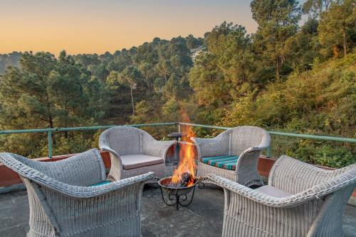 Night Sky Stay kasauli Entire 3BHK 4BHK 6BHK peaceful with massive Garden Walking Path in Solan, India