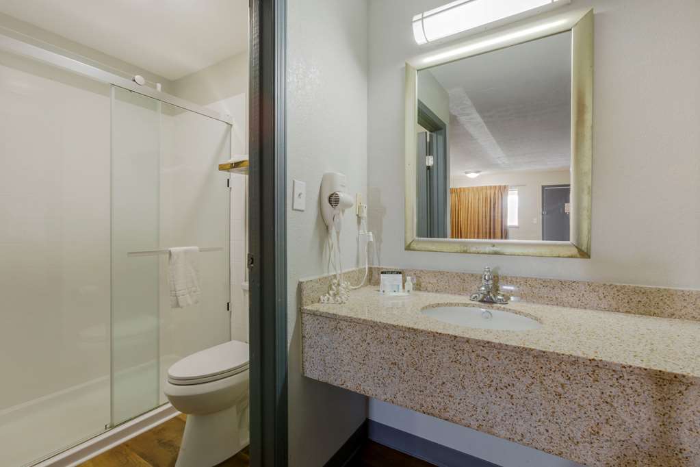 Quality Inn Columbus East - photo 32