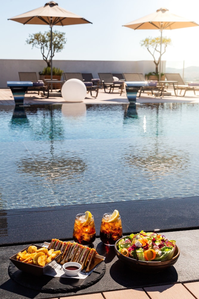 מזון ומשקאות