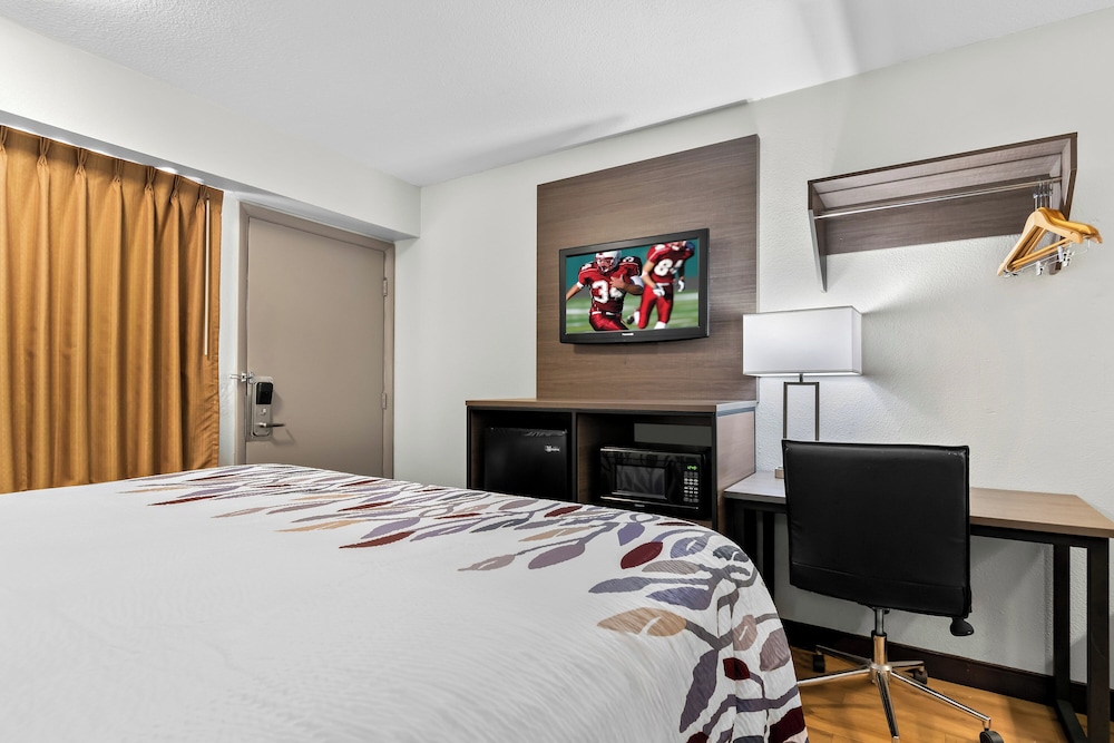 Red Roof Inn Harrisburg North - photo 22