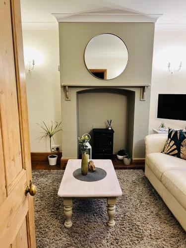Cosy Heather Cottage — 4-Star Luxury Hotel in Ashbourne, United Kingdom