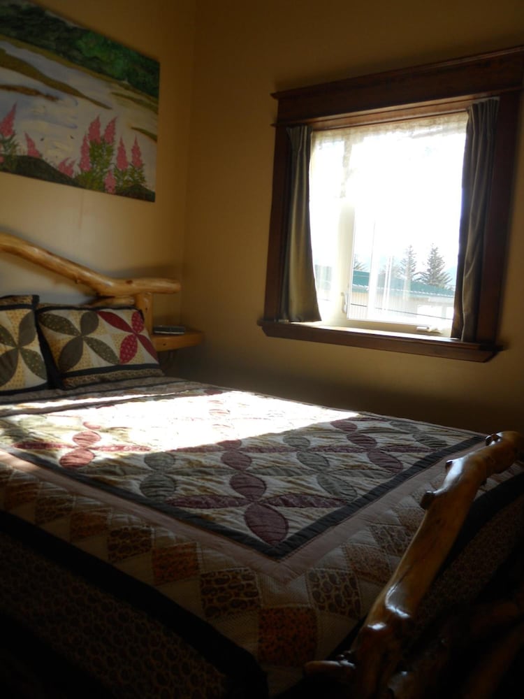 A Swan Nest Inn - photo 17