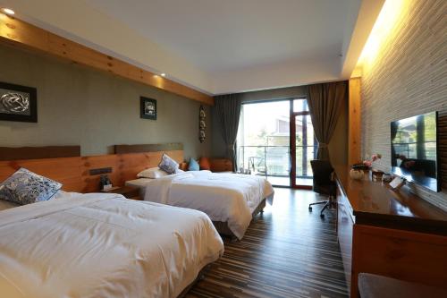 Qiliping Peninsula Hotel - last minute hotel in Leshan