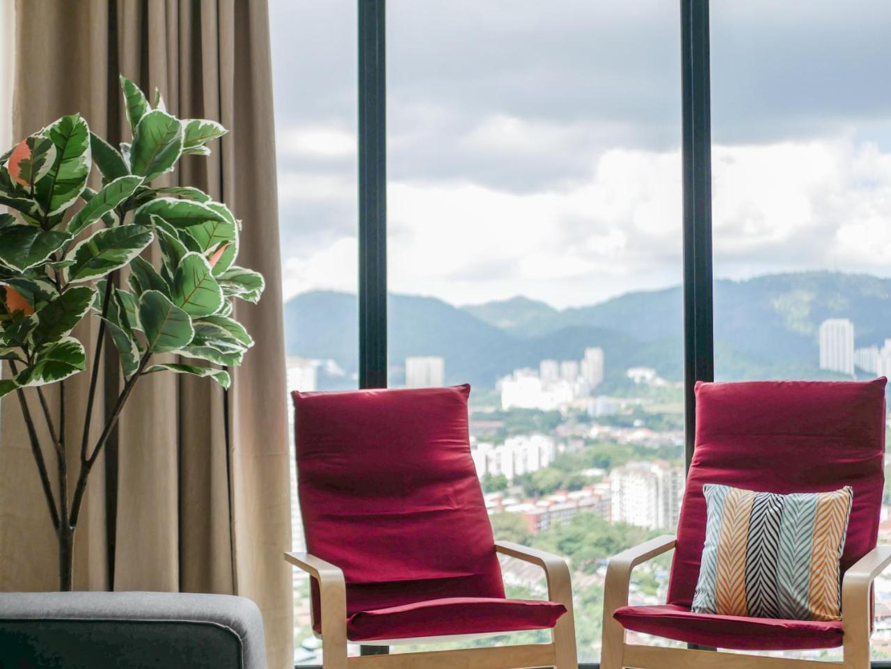 Comfy Stay at Beacon#6pax#2carpark#SunsetView#Georgetown — 4-Star Luxury Hotel in George Town, Malaysia