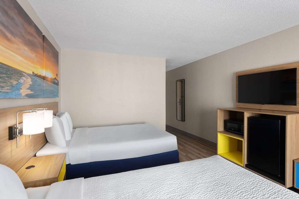Days Inn by Wyndham Florence Near Civic Center - photo 22