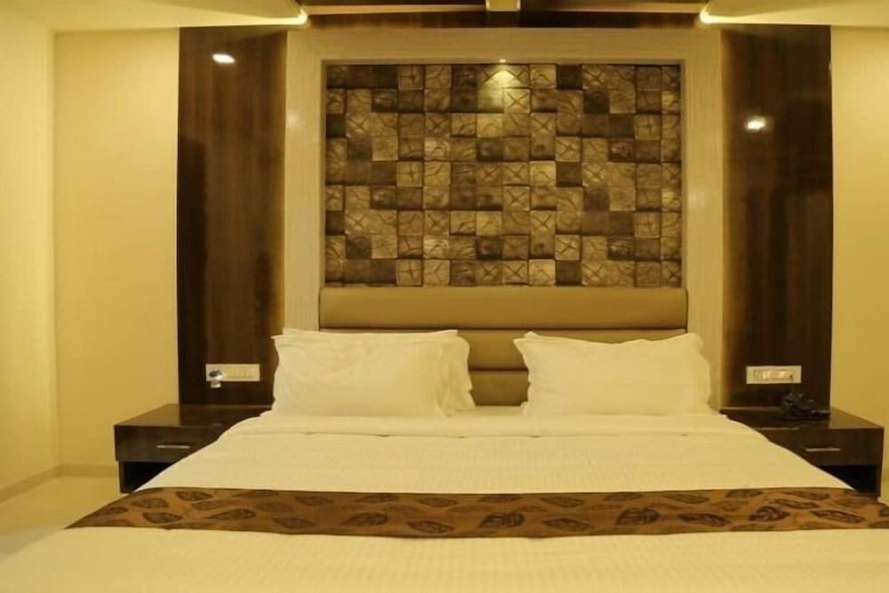 i Roomz Pratap Residency in Hospet, India