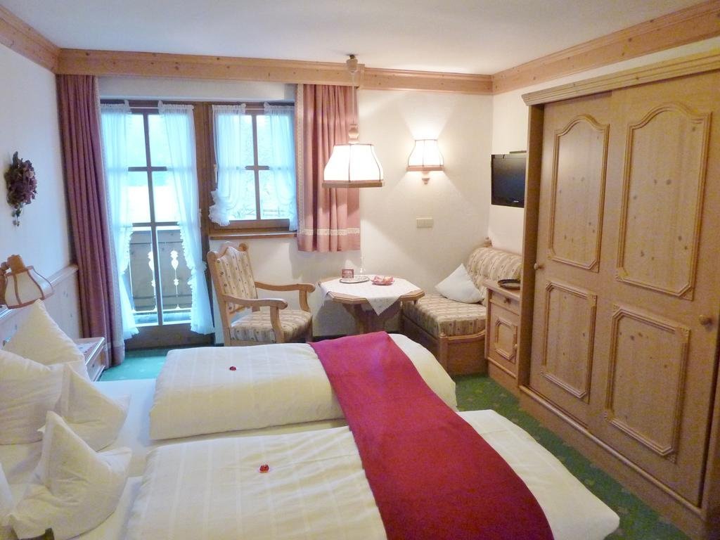 Haus Schmiederer — 4-Star Luxury Hotel in Reit Im Winkl, Germany