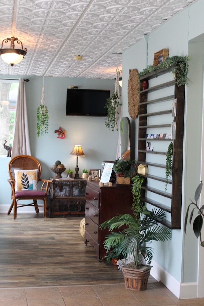 Monroe Street Suites - photo 4