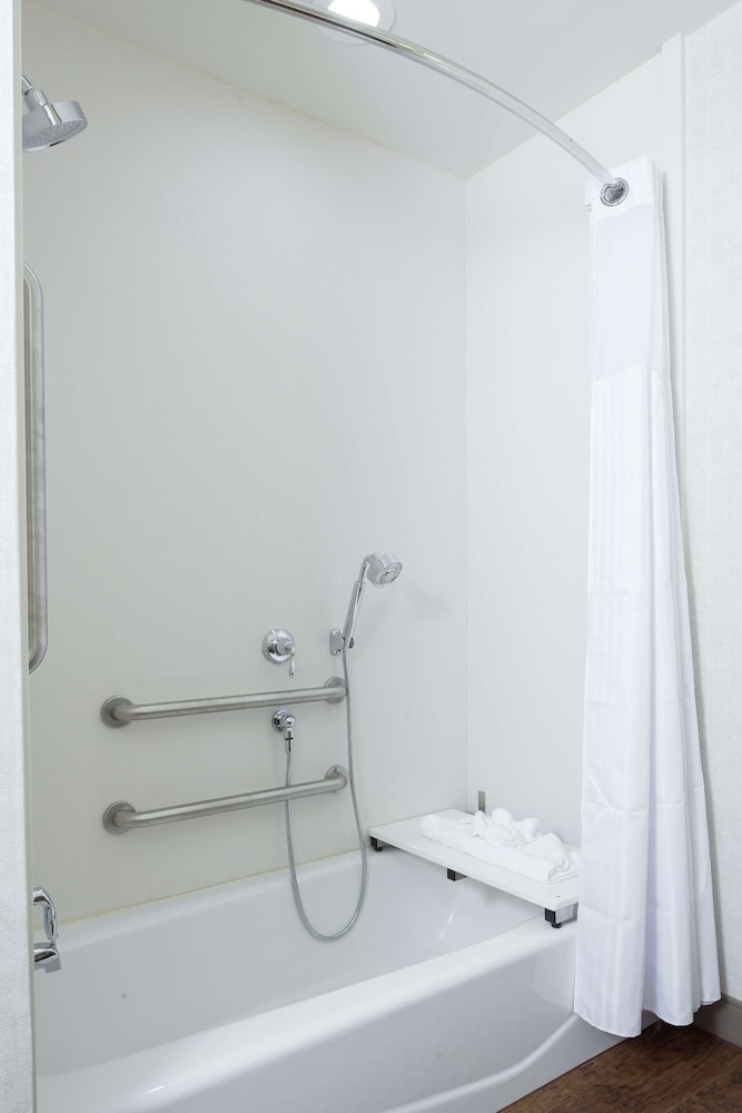 Hilton Garden Inn Longview - photo 32