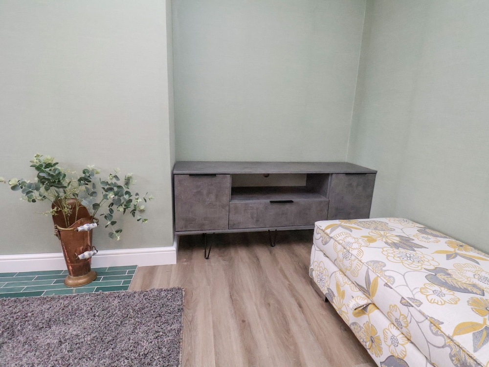 22 Constable Road — Filey — photo 4
