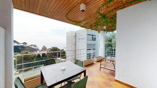 Villa Reymar diseño y vistas al mar — 4-Star Luxury Hotel in Tossa De Mar, Spain