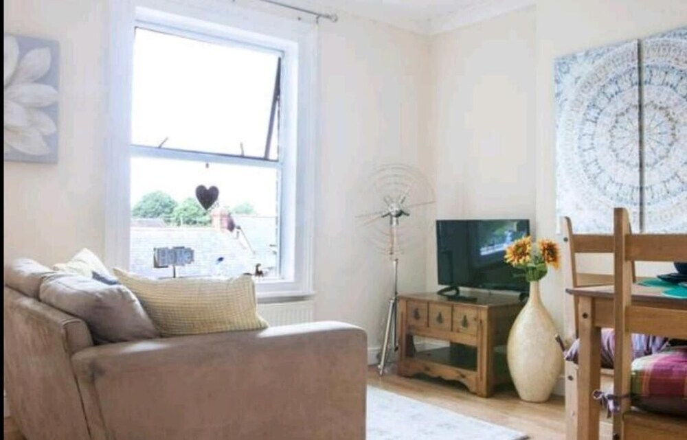 White Sapphire in Yeovil, United Kingdom