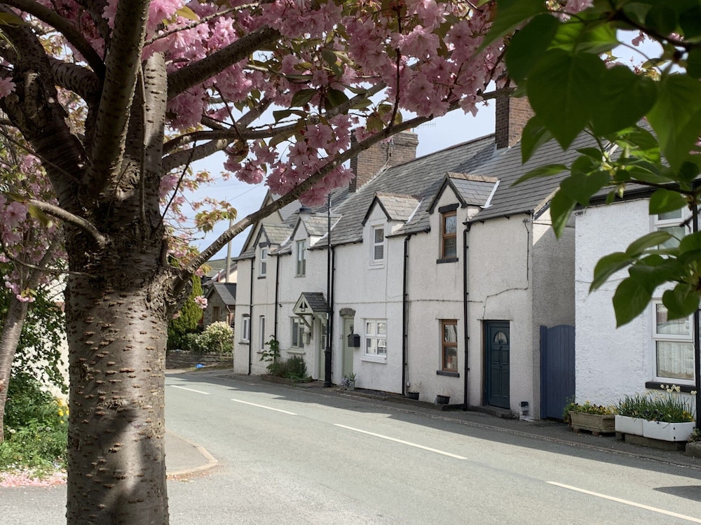 Cartref - carbon neutral hotel in Abergele