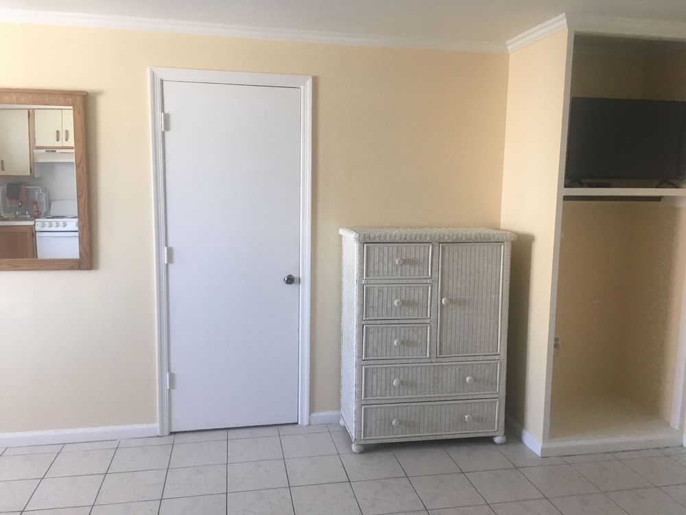 Ocean Cove Motel - photo 6