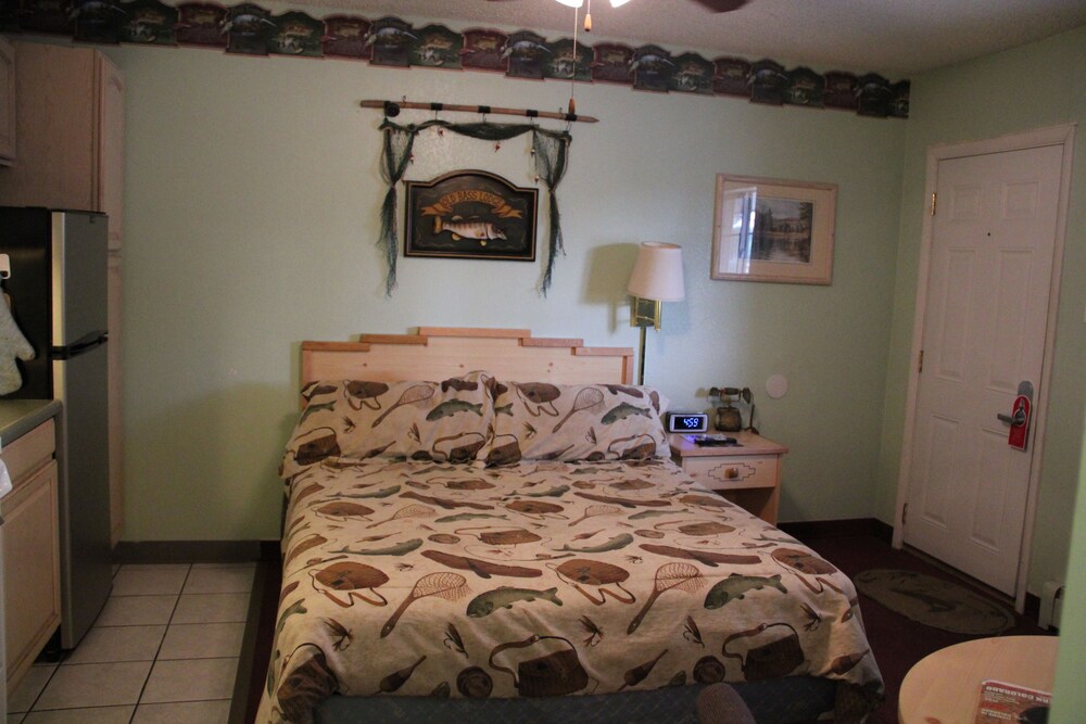 Elk Run Inn - photo 16