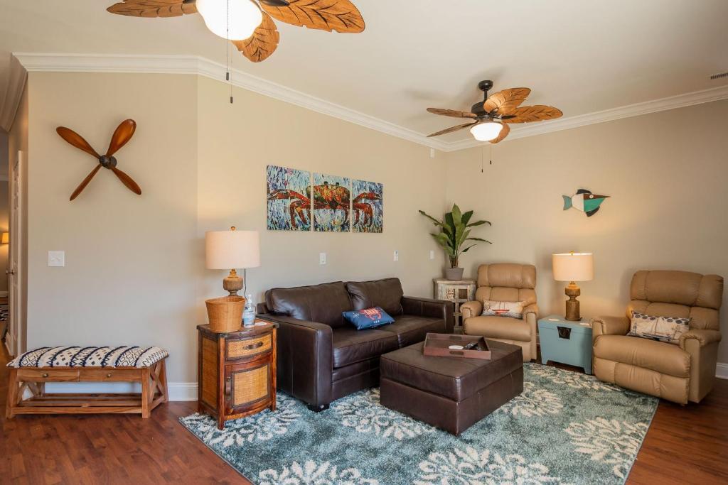 The Sassy Seahorse by Oak Island Accommodations - photo 25