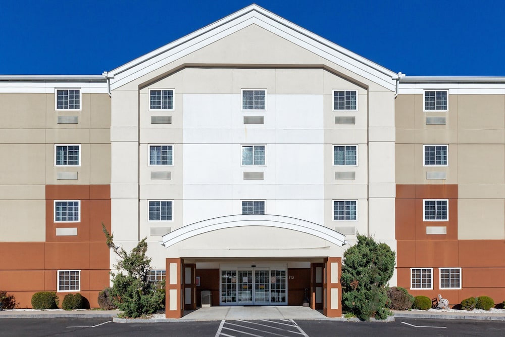 Candlewood Suites West Springfield by IHG - photo 41