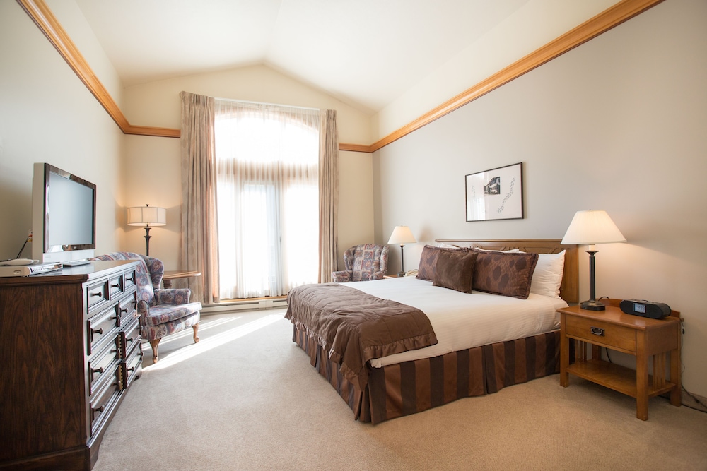 The Inn at Solitude - photo 12
