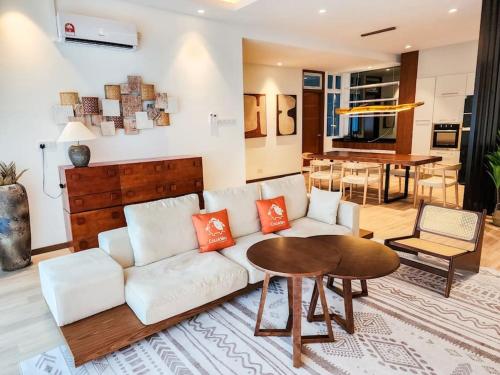Railway Stylish Homestay 6pax by Cowidea — 4-Star Luxury Hotel in Johor Bahru, Malaysia