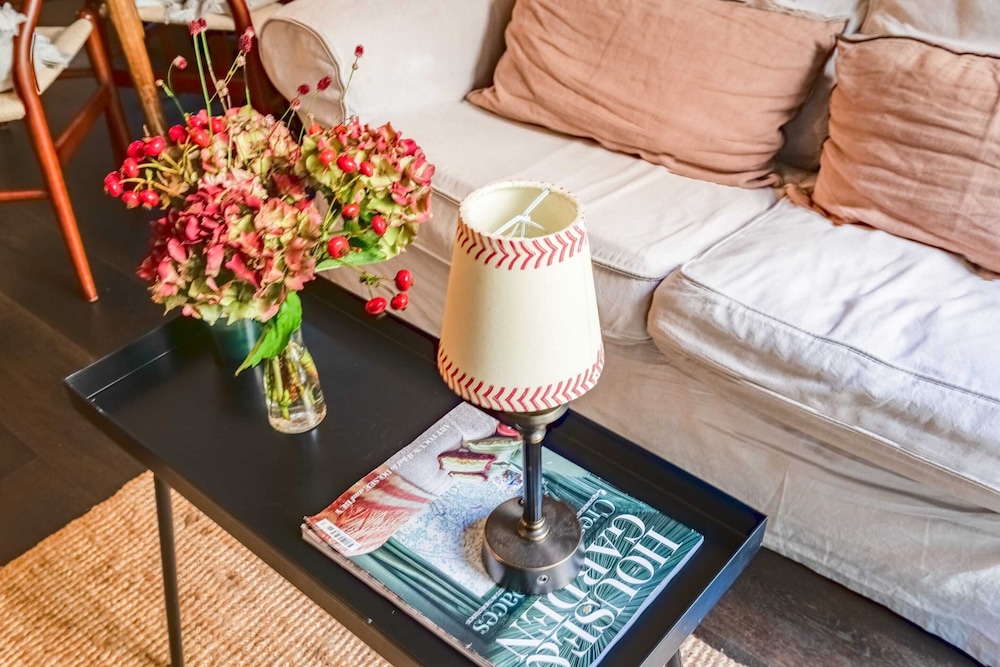 Beautiful 2 Bed Apartment In West London — 4-Star Luxury Hotel in London, United Kingdom