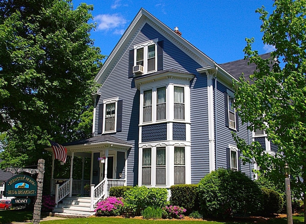 Brewster House Bed & Breakfast — 4-Star Luxury Hotel in Freeport, United States