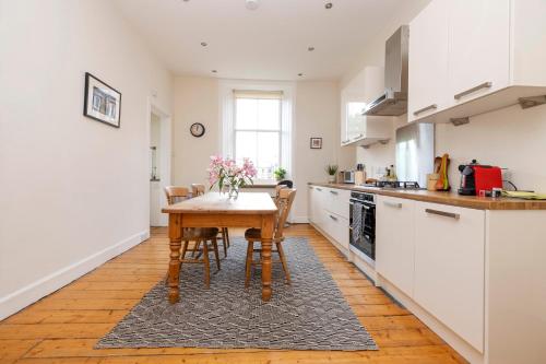 Tasteful 1 bedroom Apartment near Edinburgh Meadows — 4-Star Luxury Hotel in Edinburgh, United Kingdom