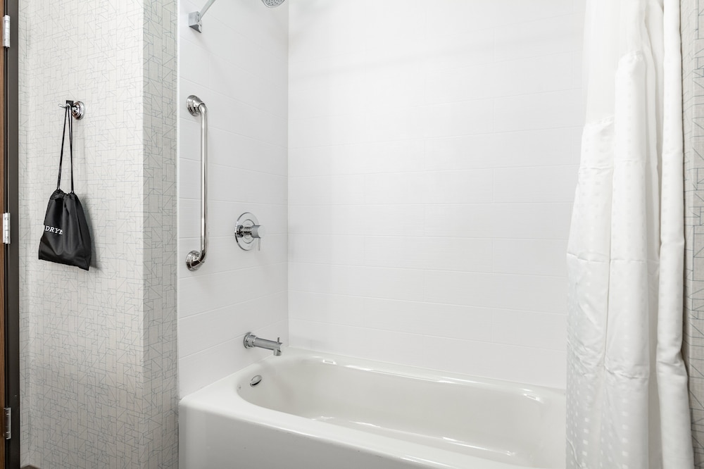 Holiday Inn Express & Suites Moundsville by IHG - photo 35