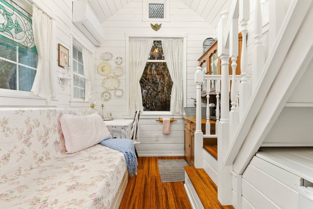 Tiny Digs Hotel of Tiny Houses - photo 58