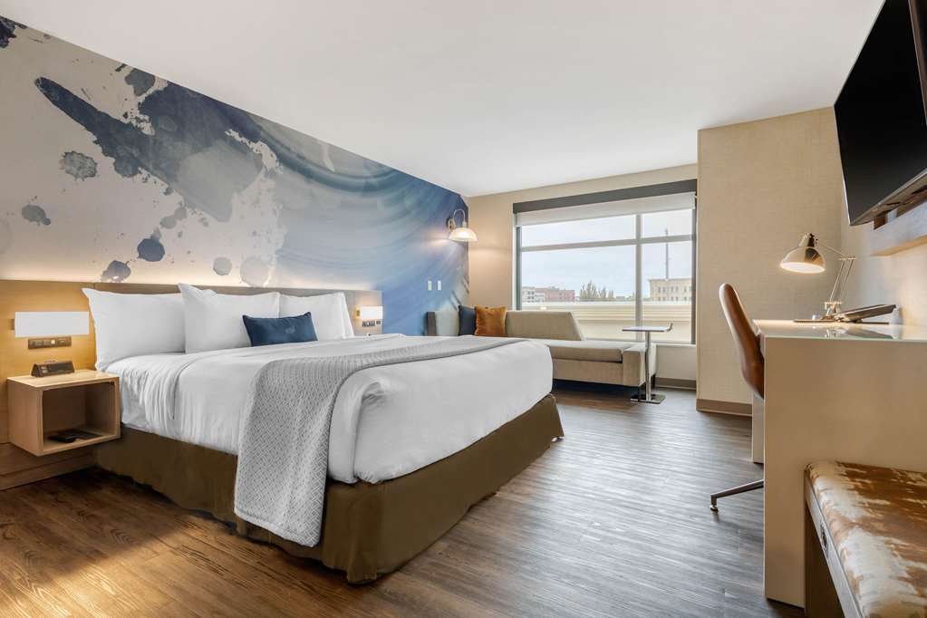 Cambria Hotel Milwaukee Downtown - photo 9