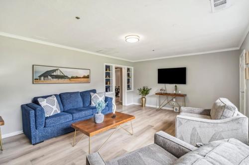5BR with Game Room & Huge Backyard — hotel in Lawrenceville