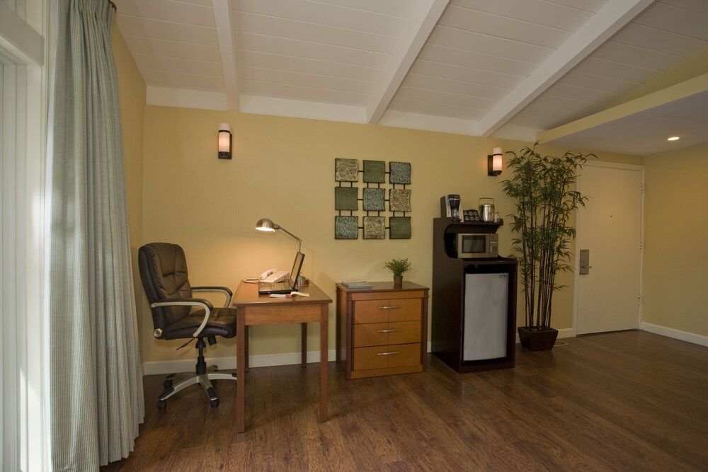 The Cottages Hotel - photo 16