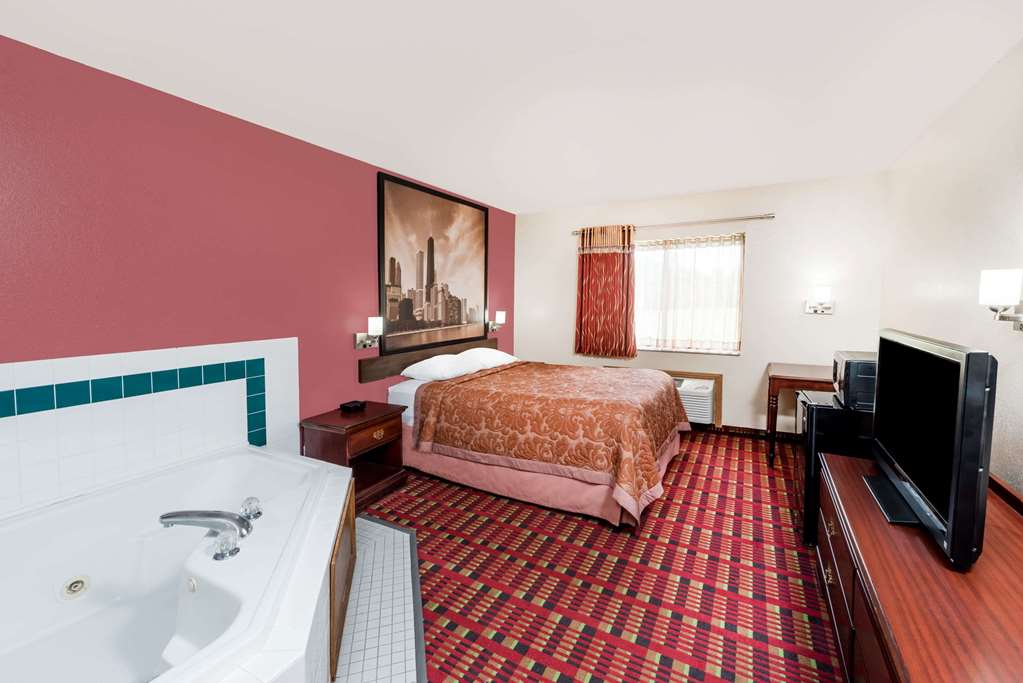 Super 8 by Wyndham Paris IL - photo 29