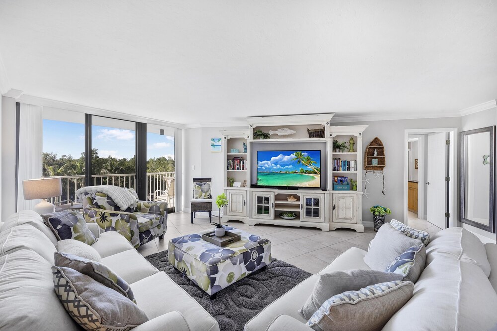Beachfront condo in resort style community with pool - photo 20
