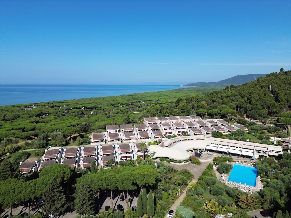 Residence Park Solemaremma — 4-Star Luxury Hotel in Castiglione Della Pescaia, Italy
