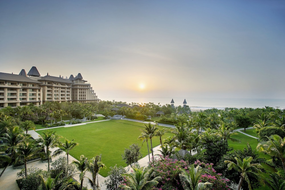 Raffles Hainan — 5-Star Luxury Hotel in Lingshui, People's Republic of China
