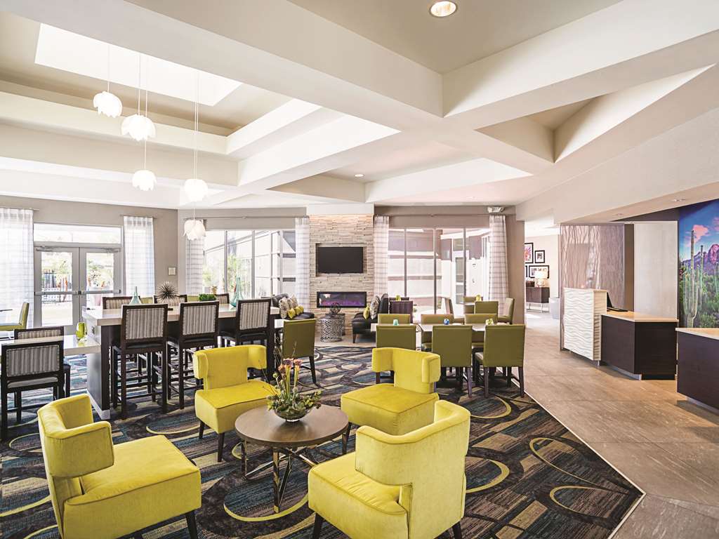 La Quinta Inn & Suites by Wyndham Phoenix Chandler - photo 7