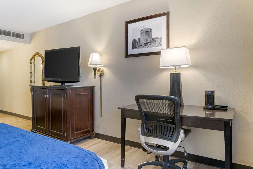 Best Western Greenfield Inn - photo 48
