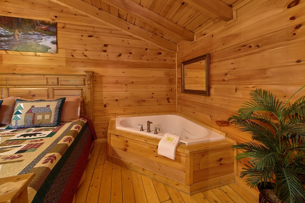 Heavenly Hideaway #256 — 4-Star Luxury Hotel in Sevierville, United States