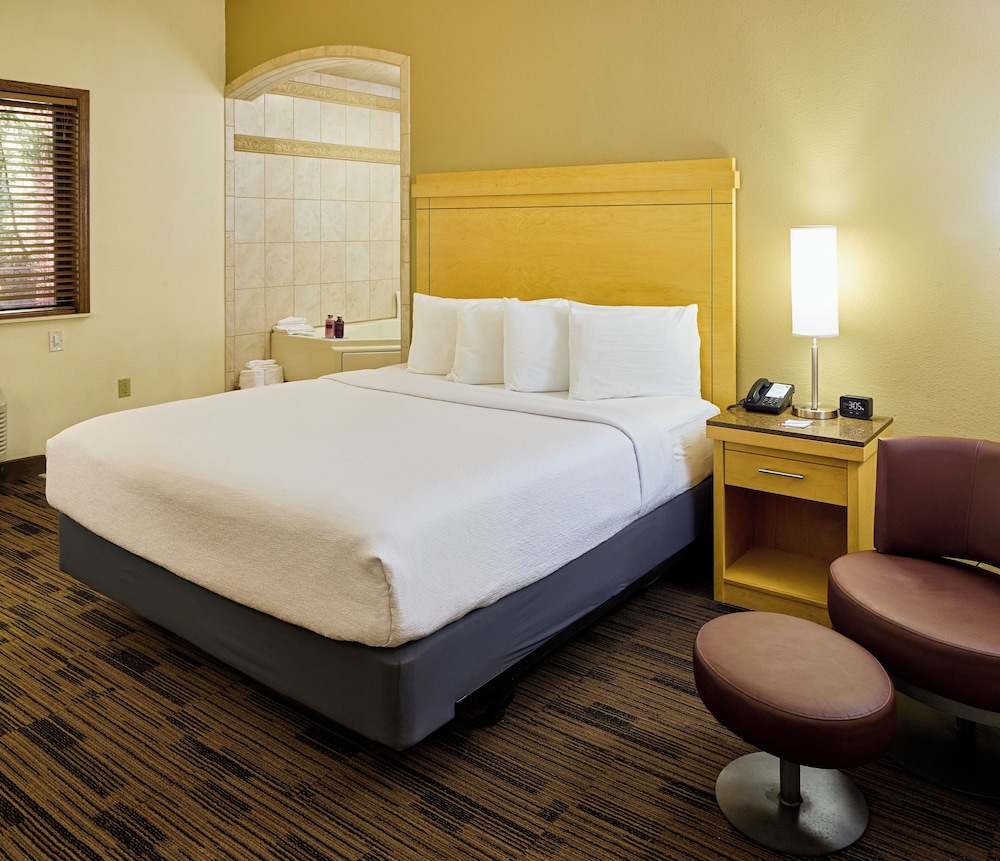 LivINN Hotel Minneapolis South Burnsville - photo 9