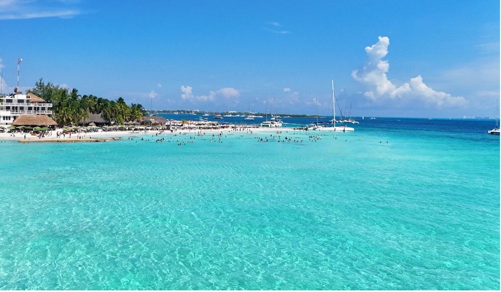 Chichis and Charlies Beachfront in Isla Mujeres, Mexico